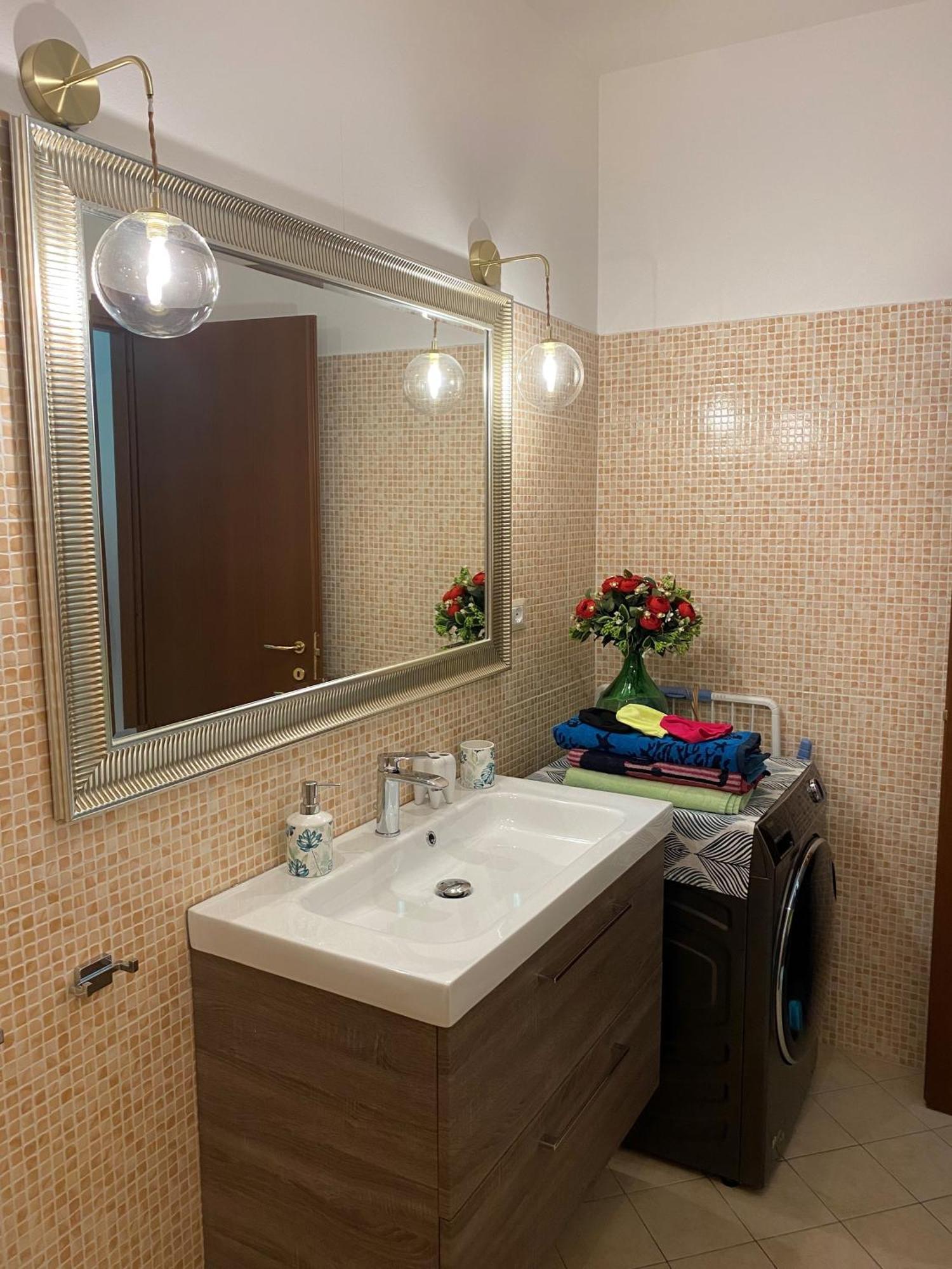 Apartamento Le Foglie Di Lubo Aulla Exterior foto